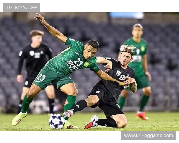 南特客场三球完败里昂,攻防两端表现低迷。 南特客场三球完败里昂,攻防两端表现低迷。