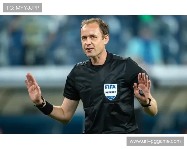 布雷斯特发布大雾预警，裁判组赛前检查确认比赛如期进行